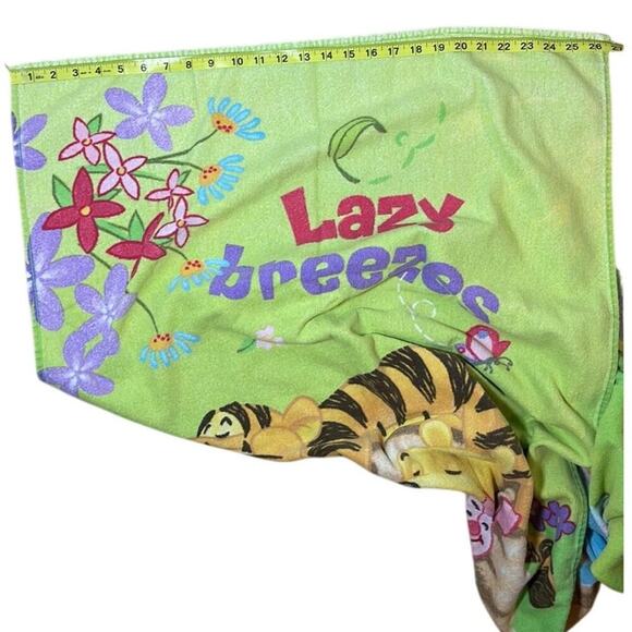 Vintage Winnie The Pooh and Friends Lazy Breezes Beach Towel - Picture 2 of 6